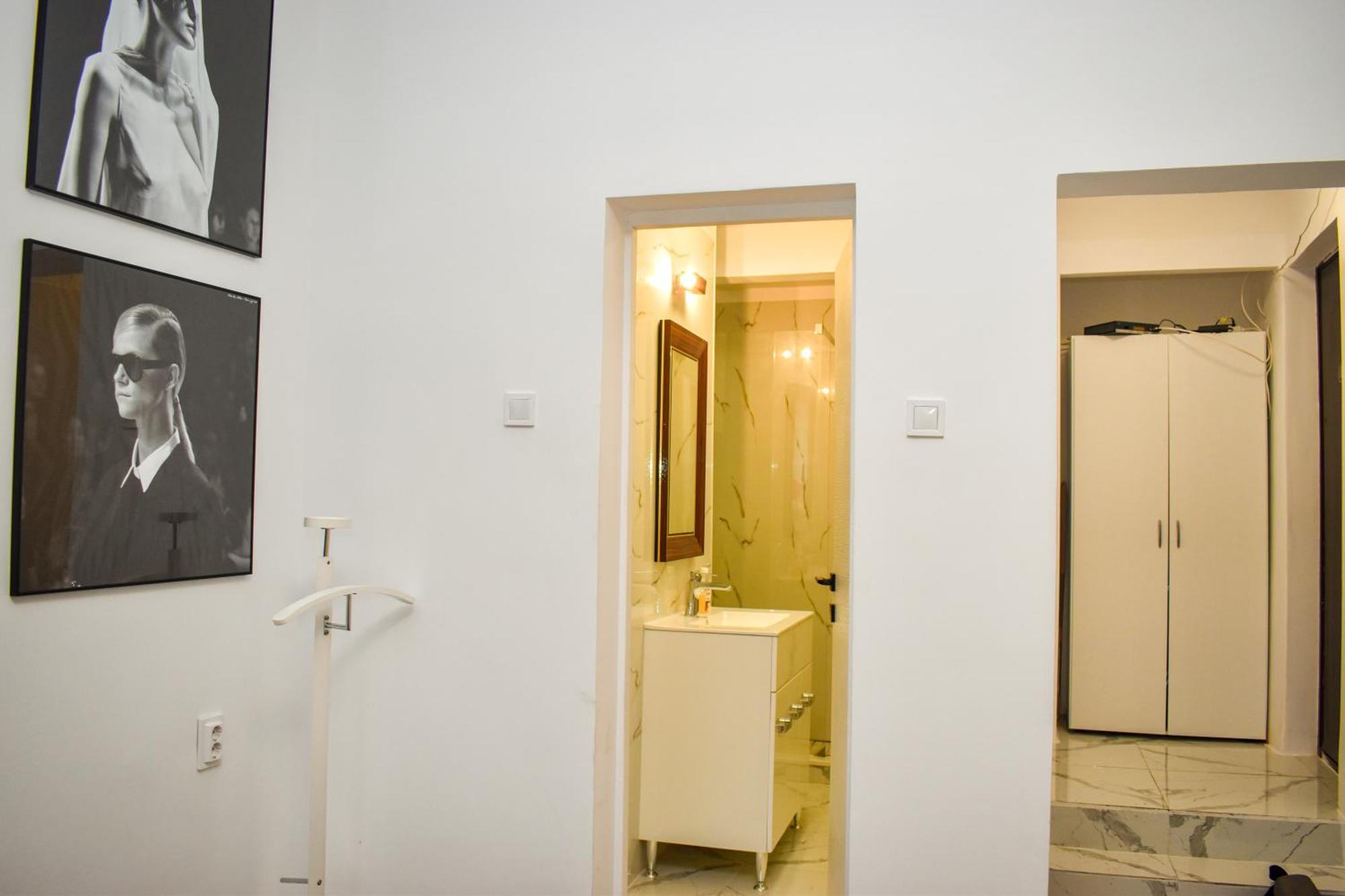 Downtown By Chr Luxury Apartament Bucureşti